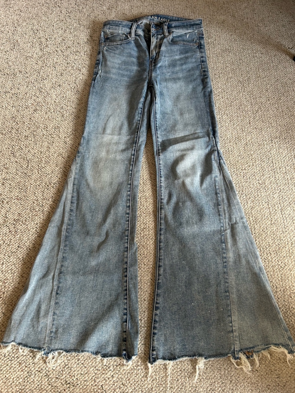 American Eagle Outfitters Women's Faded Blue Flared Jeans size 4